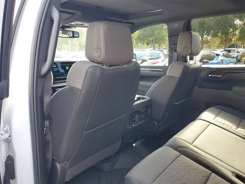 Used 2025 Chevrolet Silverado 1500 ZR2 image 9