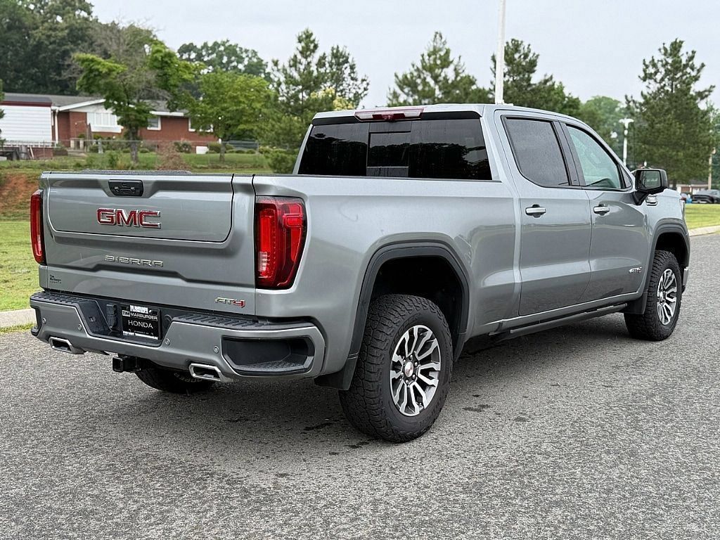 Used 2023 GMC Sierra 1500 AT4 w/ AT4 Premium Package AWD/4WD image 3