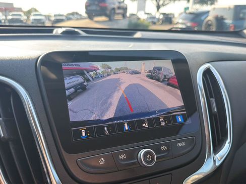 Used 2024 Chevrolet Equinox LT FWD image 26
