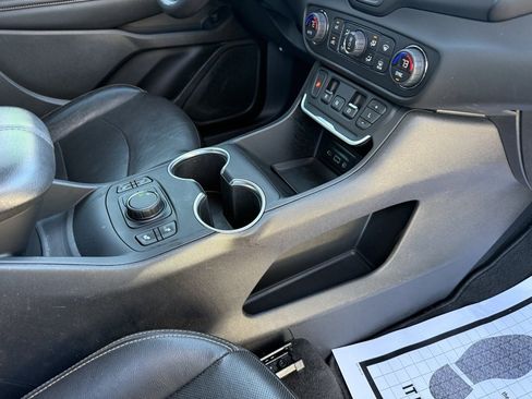 Used 2020 GMC Terrain SLT w/ Preferred Package image 37