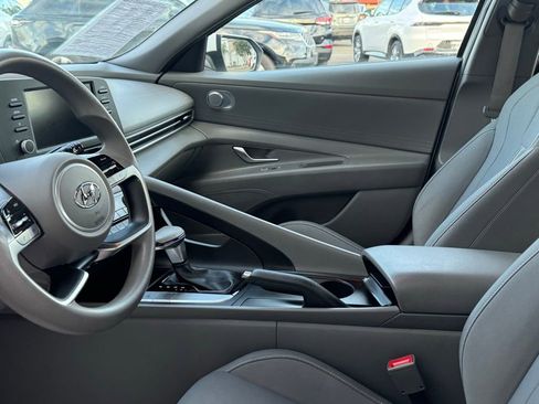 Used 2023 Hyundai Elantra SEL image 13