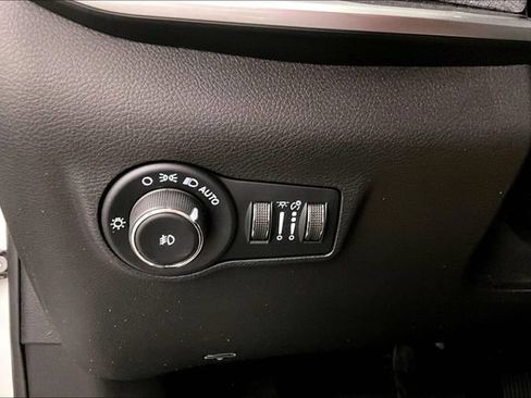 Used 2023 Jeep Compass Latitude w/ Sun and Sound Group AWD/4WD image 37
