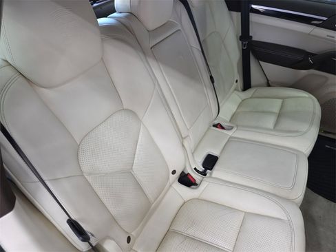 Used 2017 Porsche Cayenne S Platinum w/ Premium Package Plus (Pjy) image 15