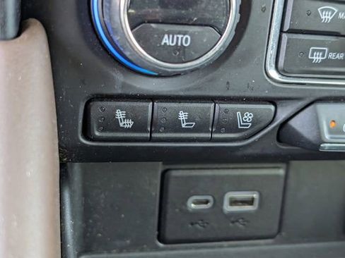 Used 2023 Chevrolet Tahoe High Country AWD/4WD image 16