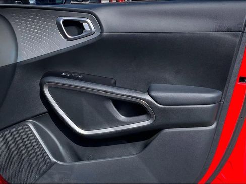 Used 2023 Kia Soul S image 24