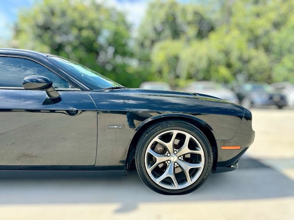 Used 2015 Dodge Challenger R/T Plus RWD image 10