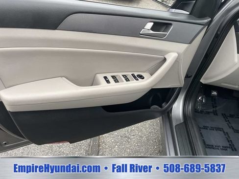 Used 2018 Hyundai Sonata SE FWD image 16