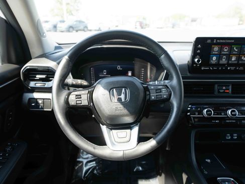Used 2025 Honda Pilot Elite image 21