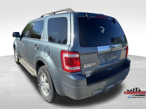 Used 2010 Ford Escape XLT image 3