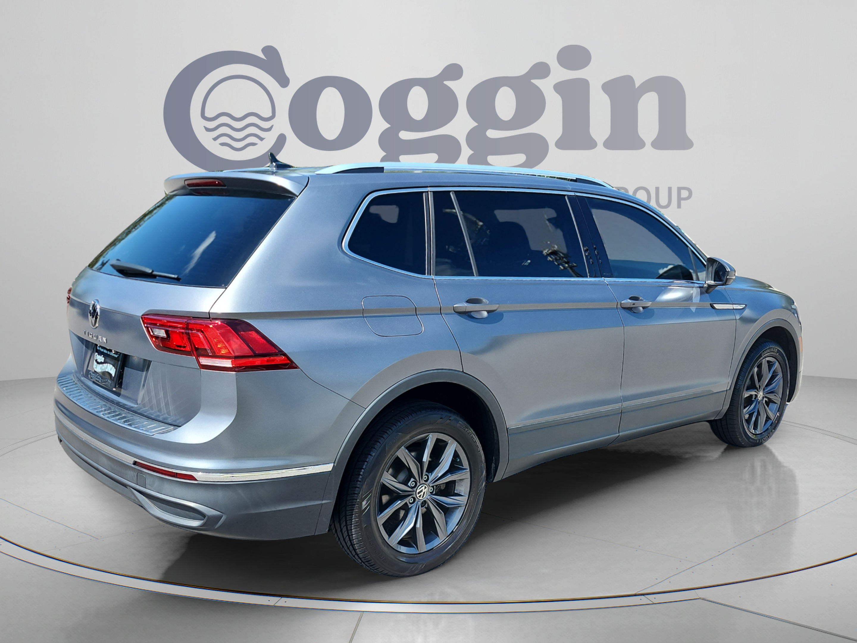 Used 2022 Volkswagen Tiguan SE FWD image 5