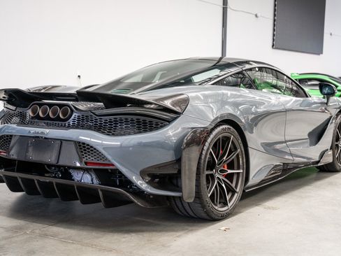 Used 2021 McLaren 765LT image 8