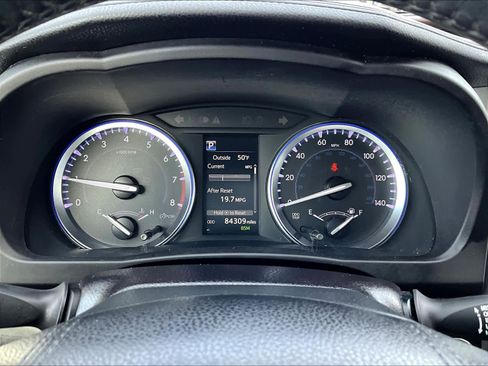 Used 2019 Toyota Highlander XLE image 26