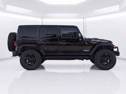 Used 2012 Jeep Wrangler Unlimited Rubicon w/ Connectivity Group AWD/4WD image 3