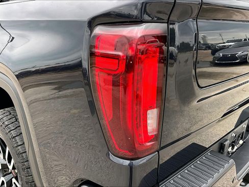 Used 2023 GMC Sierra 1500 AT4 w/ Technology Package AWD/4WD image 32