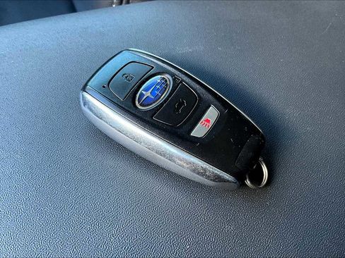 Used 2021 Subaru Outback Limited image 27