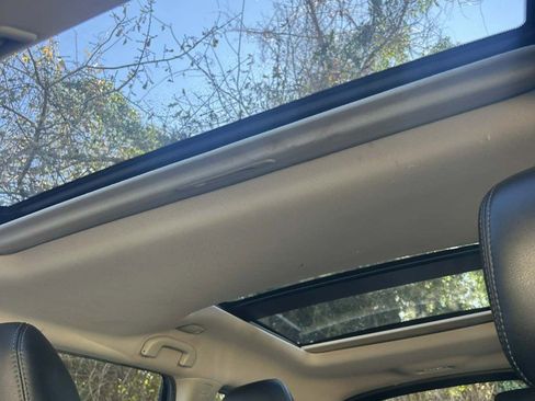 Used 2015 Nissan Pathfinder Platinum image 18