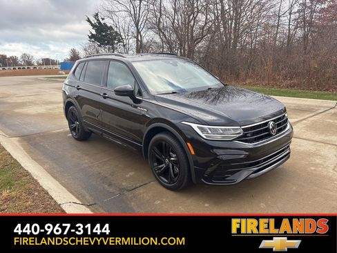 Used 2023 Volkswagen Tiguan SE R-Line image 11