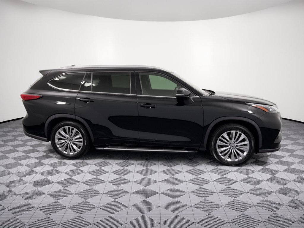 Certified 2021 Toyota Highlander Platinum FWD image 8