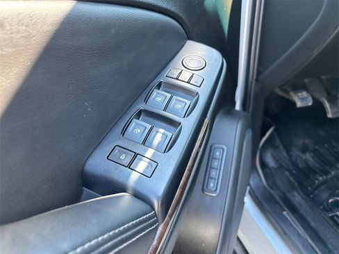 Used 2019 Chevrolet Tahoe LT w/ Luxury Package image 21