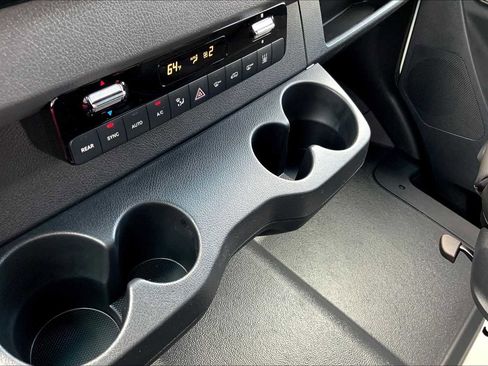 Used 2025 Mercedes-Benz Sprinter 2500 image 7