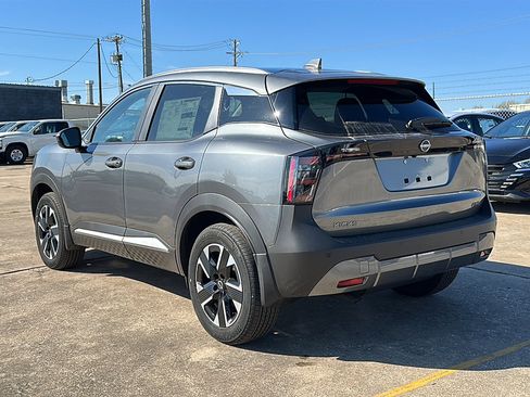 New 2025 Nissan Kicks SV w/ SV Premium Package image 6