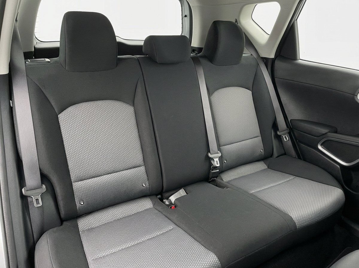Used 2025 Kia Soul LX w/ LX Technology Package FWD image 16