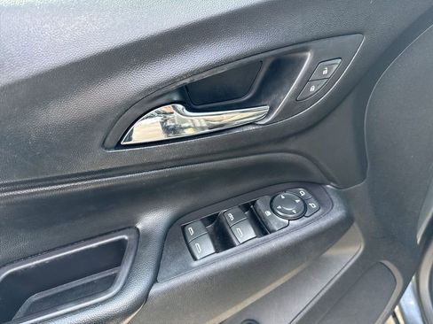 Used 2019 Chevrolet Equinox LT image 15