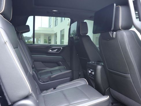 Used 2022 GMC Yukon SLT w/ SLT Premium Package AWD/4WD image 22