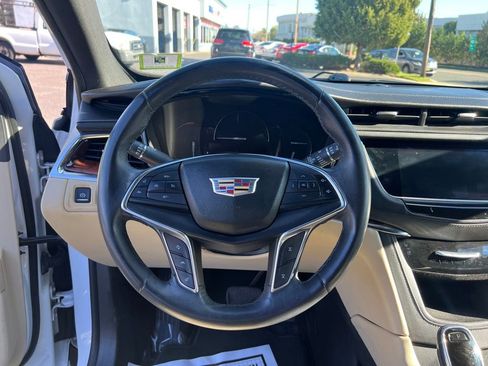 Used 2017 Cadillac XT5 Premium Luxury image 15