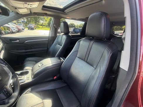 Used 2018 Toyota Highlander SE AWD/4WD image 15