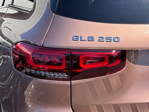 Certified 2022 Mercedes-Benz GLB 250 image 33