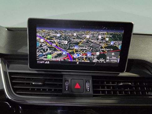 Used 2018 Audi Q5 Prestige w/ Prestige Package image 17