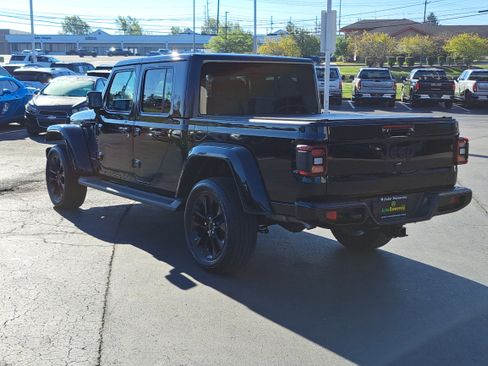 Used 2022 Jeep Gladiator Overland image 3