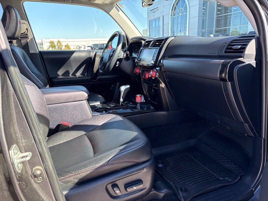 Used 2022 Toyota 4Runner TRD Off-Road Premium AWD/4WD image 23