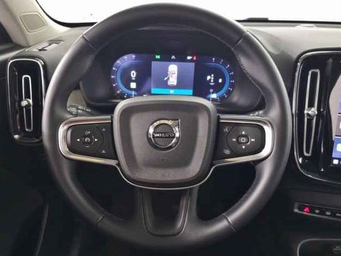 Certified 2025 Volvo XC40 B5 Core image 21