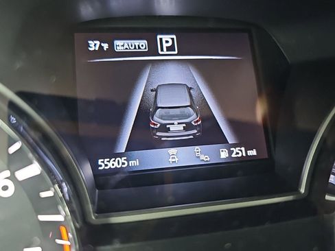 Used 2020 Nissan Pathfinder SL image 11