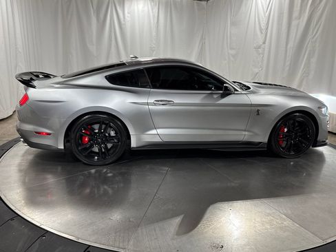Used 2020 Ford Mustang Shelby GT500 w/ Technology Package image 9