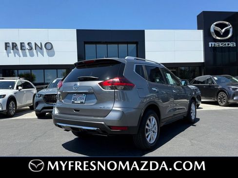 Used 2018 Nissan Rogue SV AWD/4WD image 10
