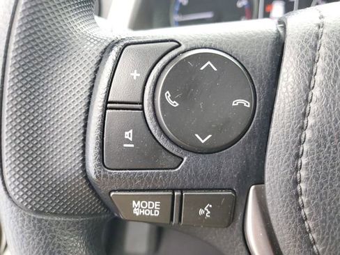 Used 2017 Toyota RAV4 LE FWD image 23