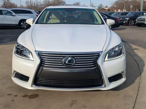 Used 2016 Lexus LS 460 w/ Comfort Package image 4