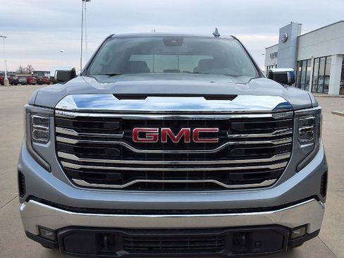 Used 2025 GMC Sierra 1500 SLT w/ SLT Convenience Package image 3