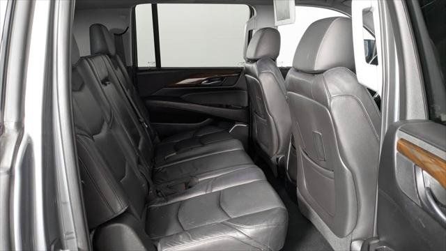 Used 2019 Cadillac Escalade ESV Luxury RWD image 23