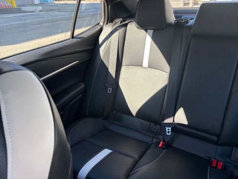 Used 2025 Toyota Camry SE image 35