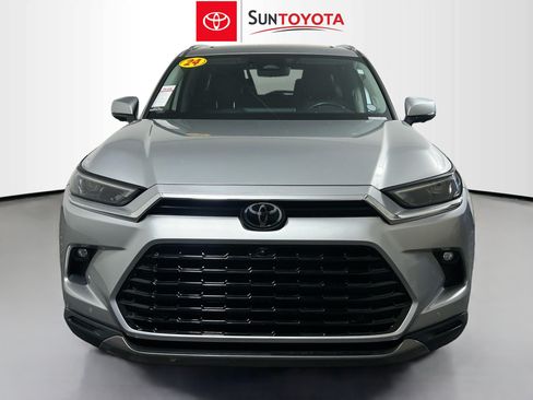 Used 2024 Toyota Grand Highlander AWD image 10