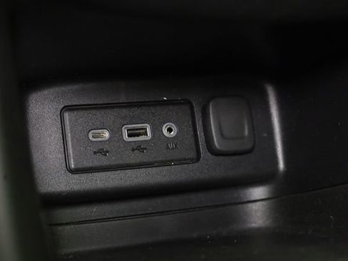 Used 2024 Chevrolet Equinox LT FWD image 24