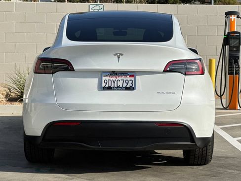 Used 2023 Tesla Model Y Long Range AWD/4WD image 8