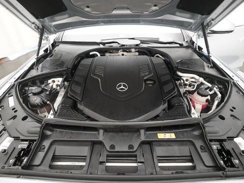 Used 2022 Mercedes-Benz S 580 4MATIC Sedan image 3