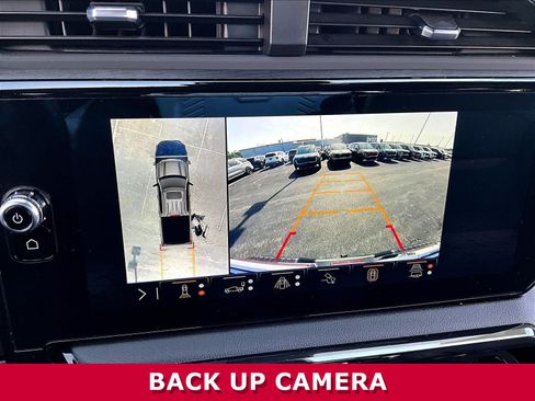 Used 2024 GMC Sierra 1500 AT4 w/ Technology Package AWD/4WD image 14