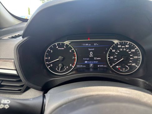 Used 2025 Nissan Altima 2.5 SV FWD image 41