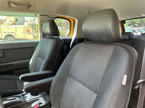 Used 2007 Toyota FJ Cruiser 4WD image 9